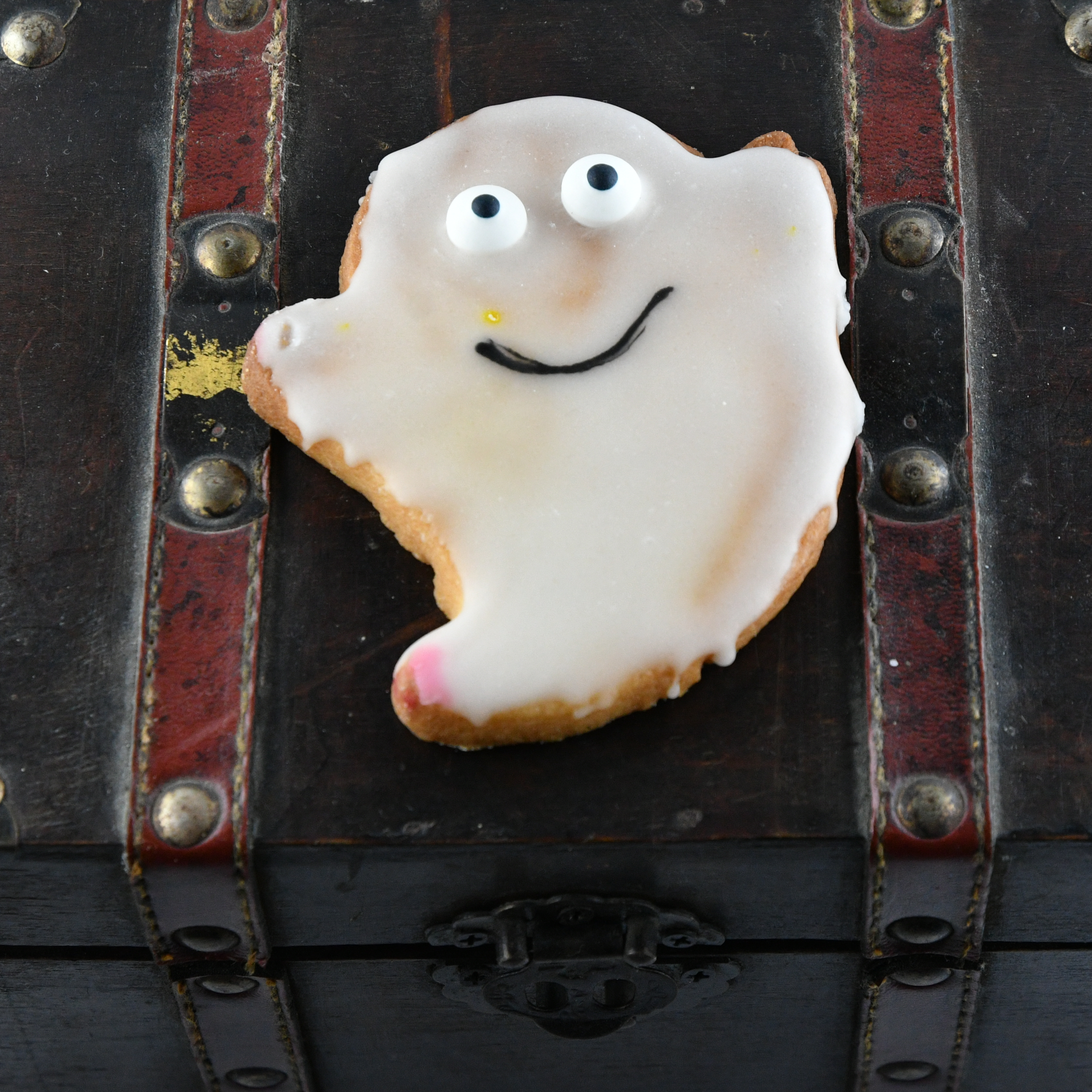 Ausstechplätzchen als Geist dekoriert